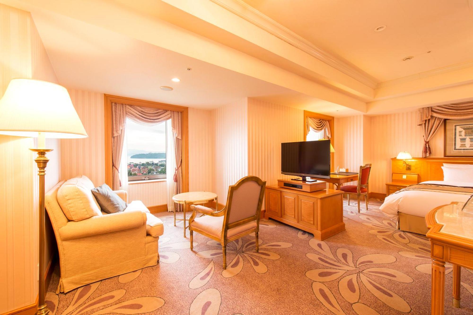Hotel Okura Jr Huis Ten Bosch Szaszebo Kültér fotó A suite at the hotel