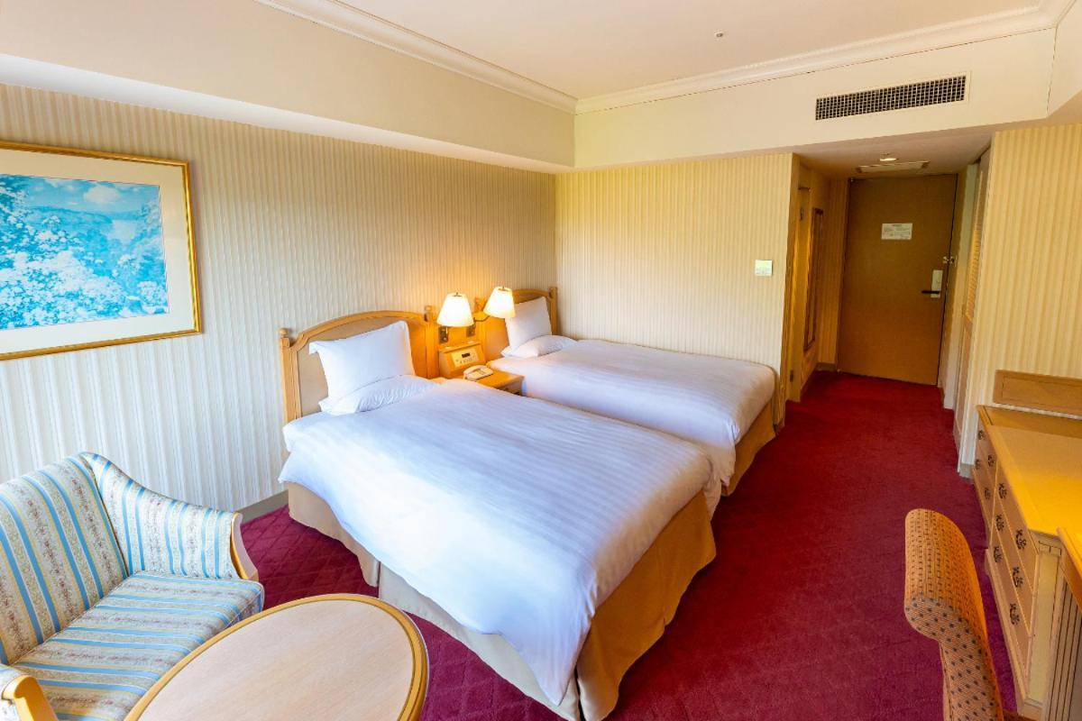 Hotel Okura Jr Huis Ten Bosch Szaszebo Kültér fotó A room at the hotel